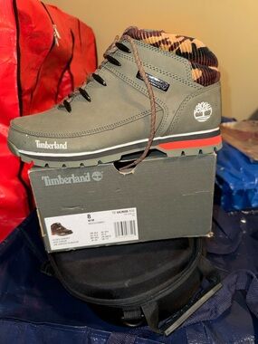 Timberland Men's Olive Green Hiker Boot with Patterned Collar size 8